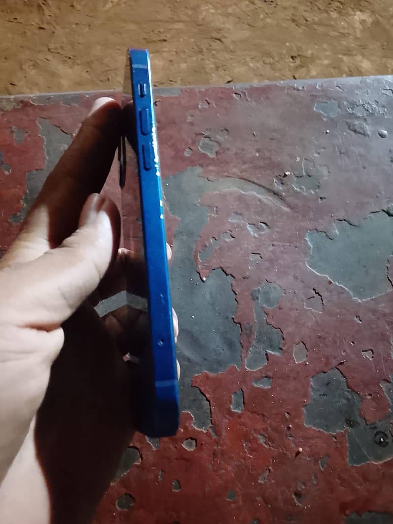 Apple iPhone 12 3