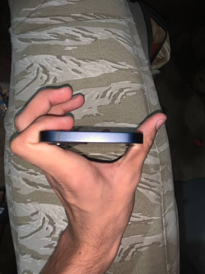 Apple iPhone 12 3