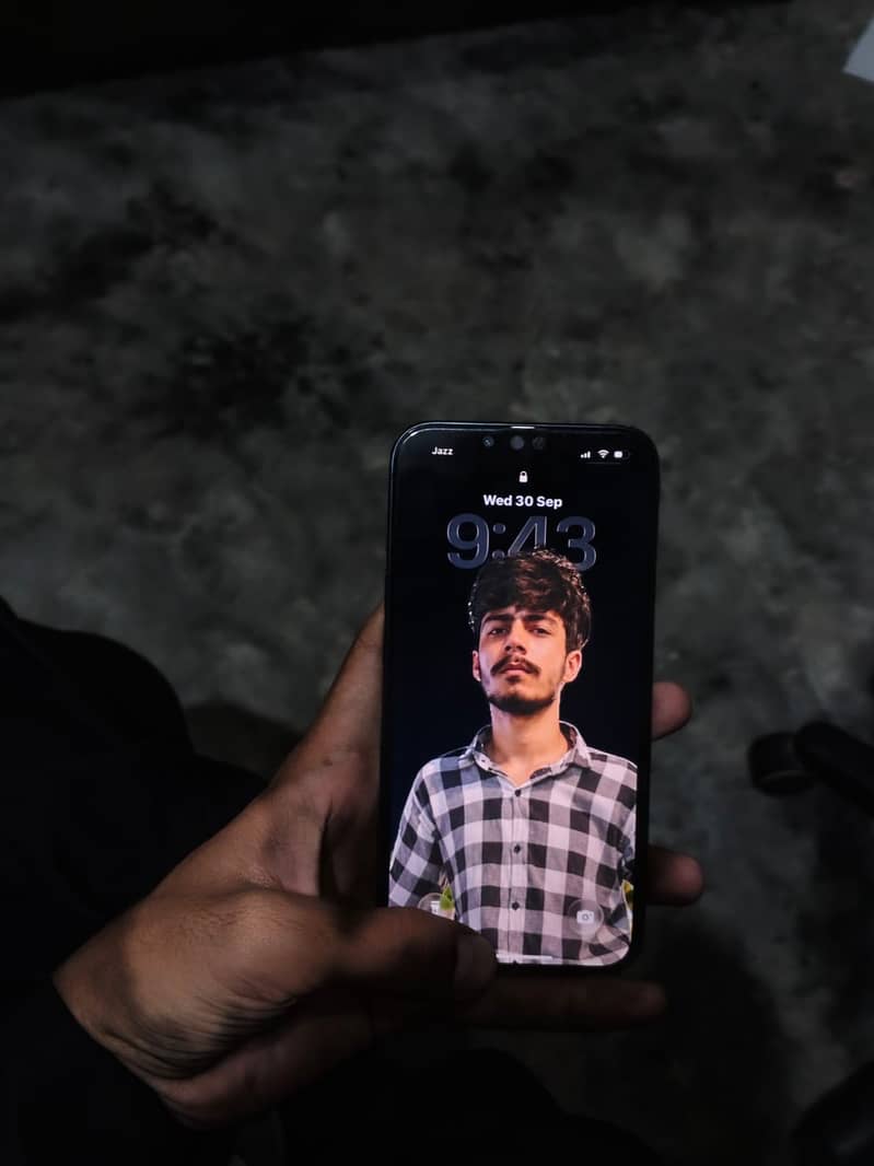 Apple iPhone 13 1
