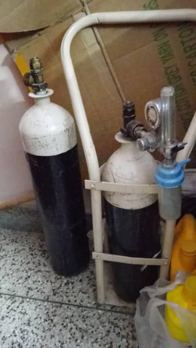 oxygen cylinder