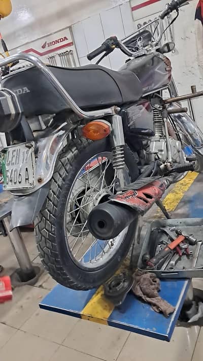 Honda 125 Black