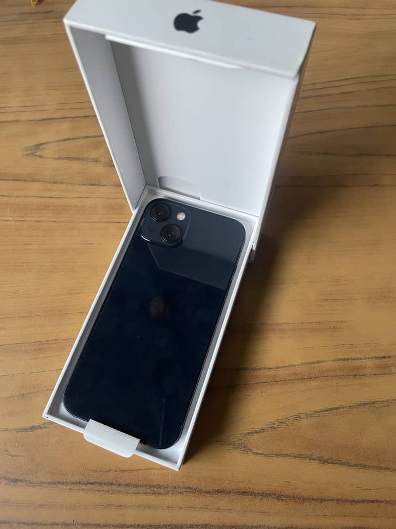 iPhone 13 8
