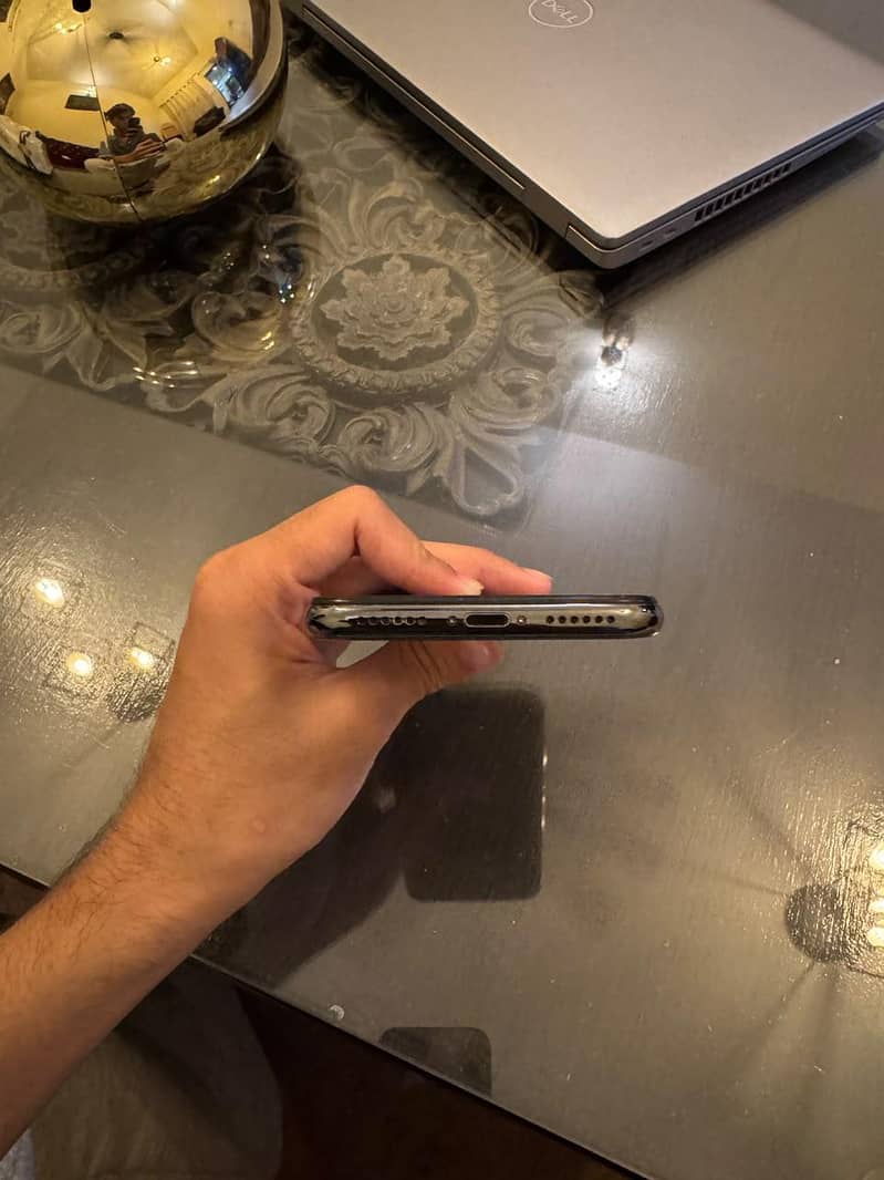 Apple iPhone X 5