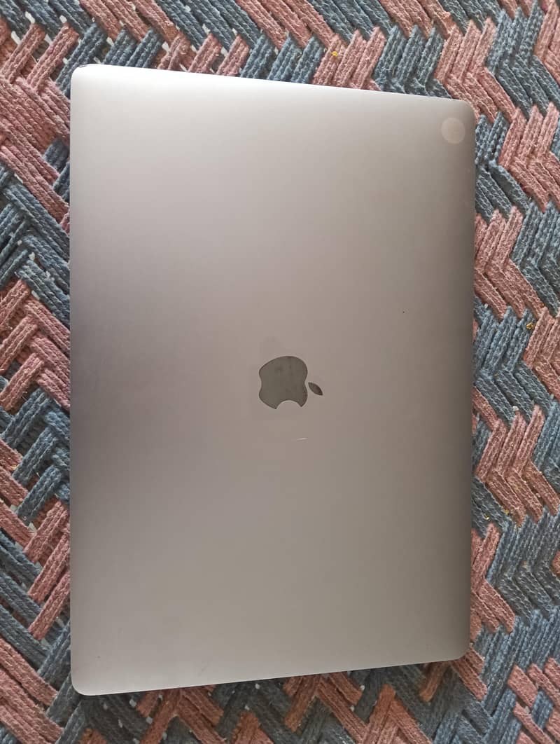 Apple MacBook 9