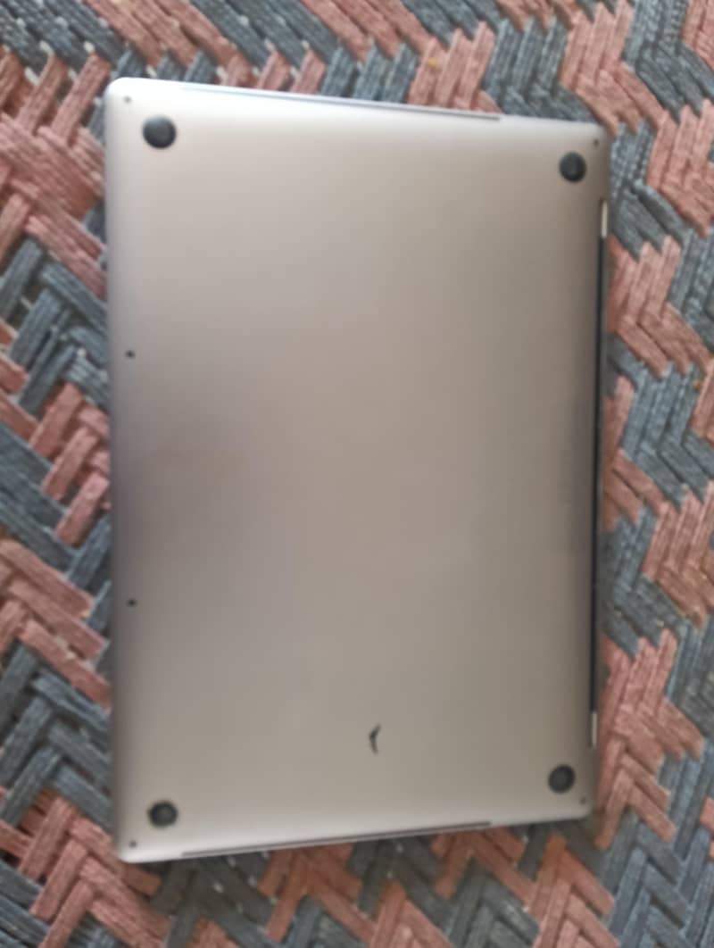 Apple MacBook 11