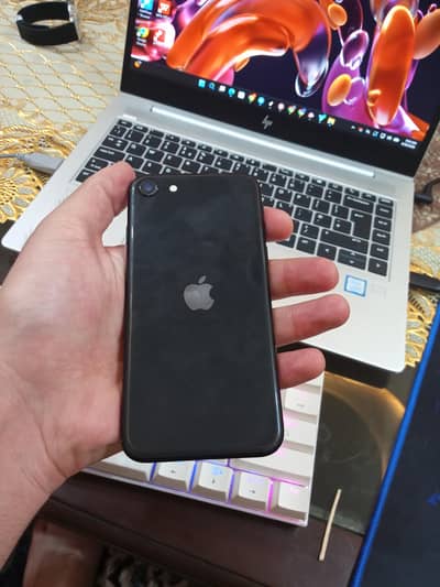 Iphone SE 2020 128 GB truetoTrue ,Fingr Everything is working