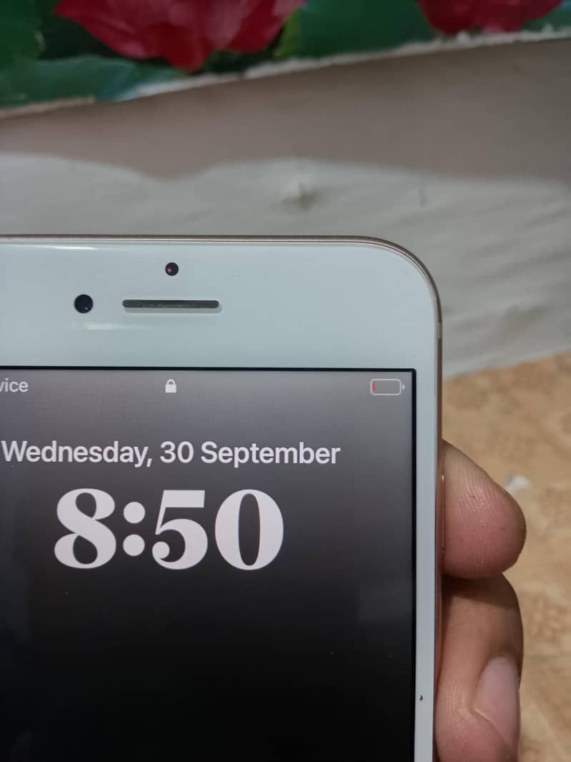 Apple iPhone 8 6
