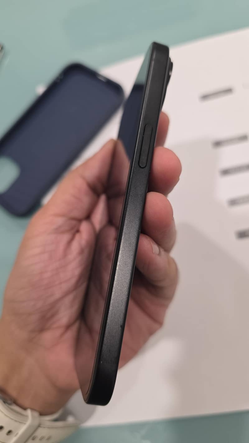 Apple iPhone 15 4