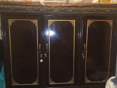 Wooden almari good condtion