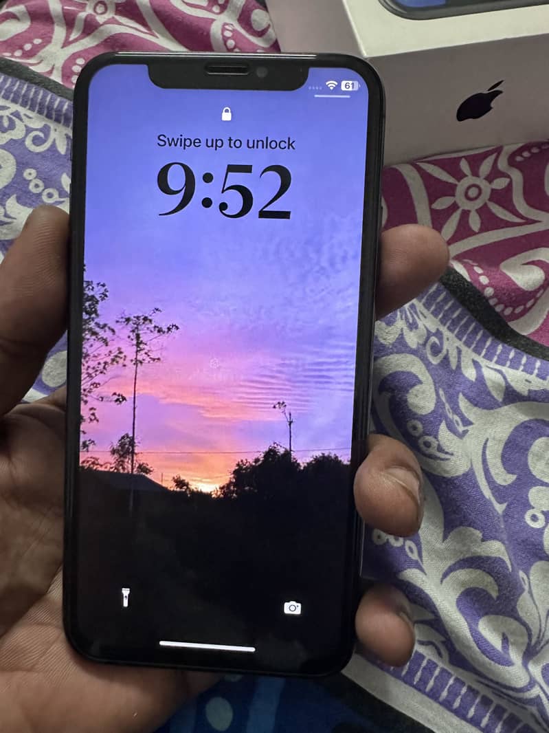 Apple iPhone X 3