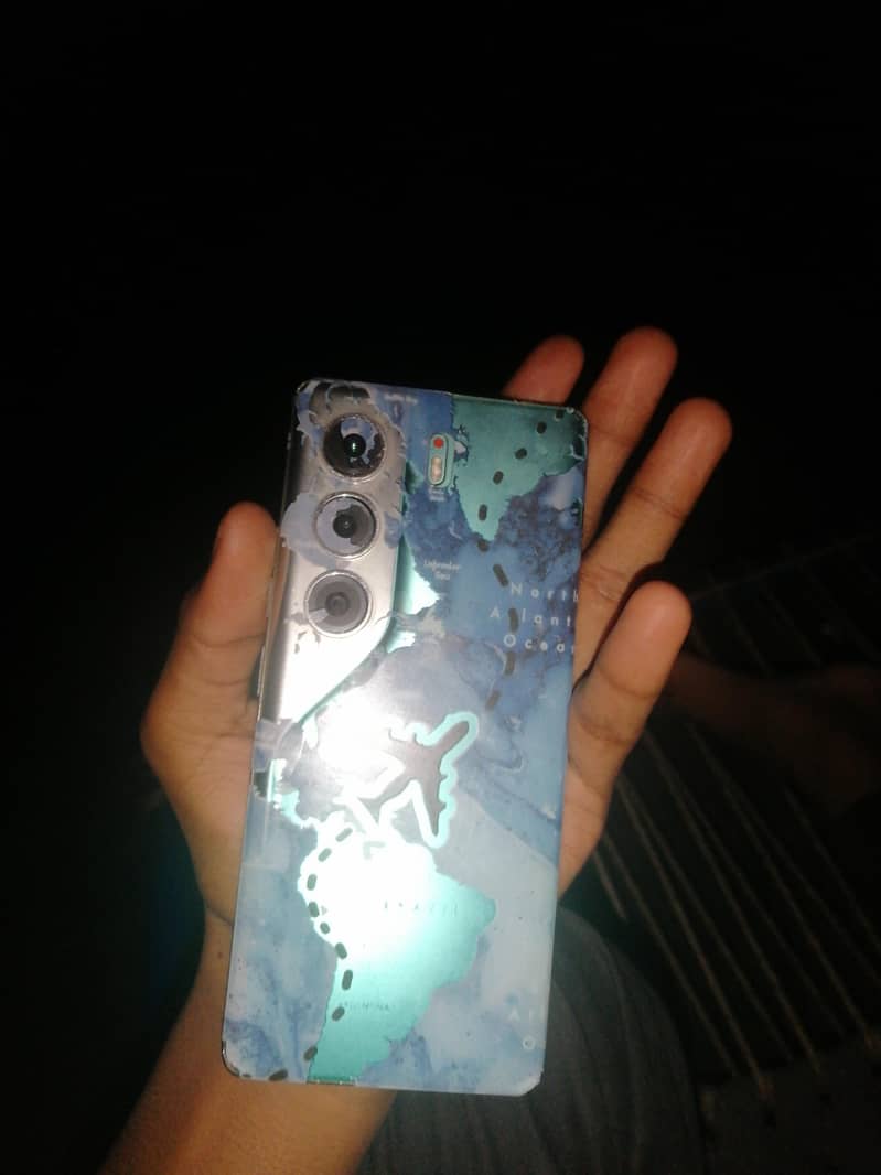 Tecno CAMON 40 Pro 1