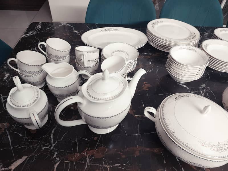 Dinner set 1