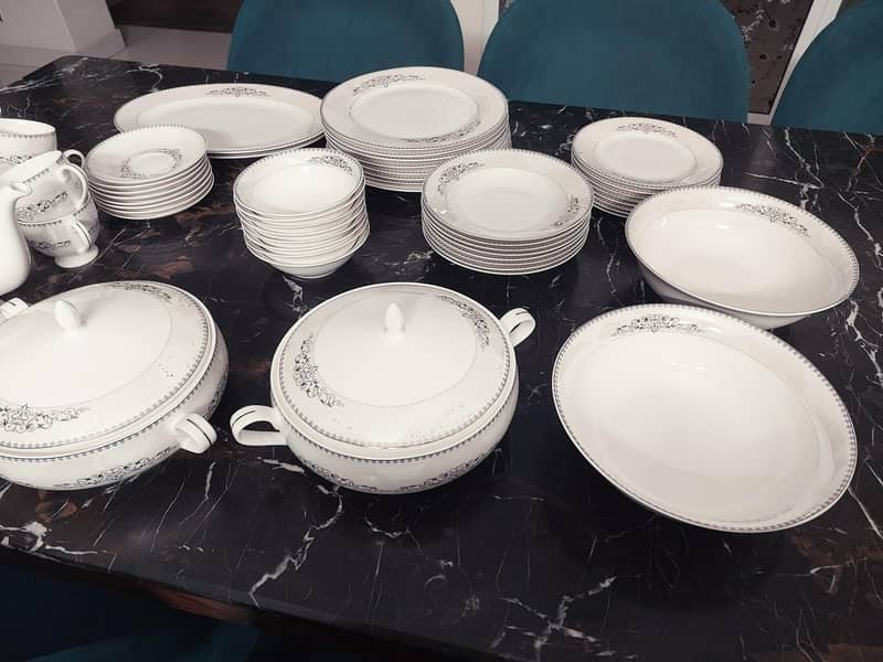 Dinner set 2