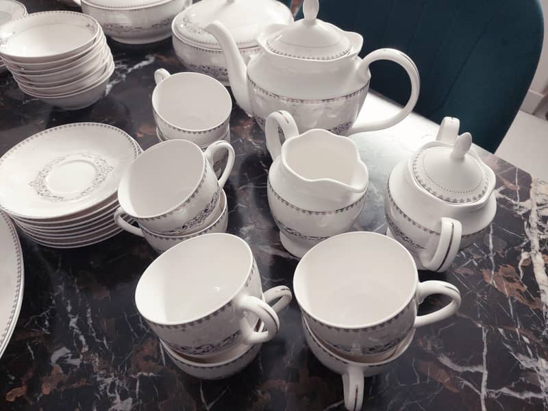 Dinner set 4