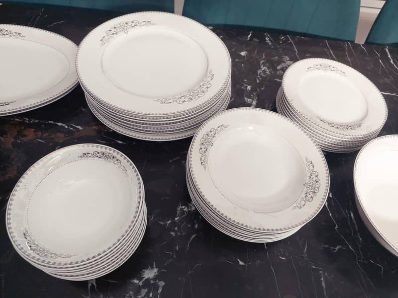 Dinner set 5