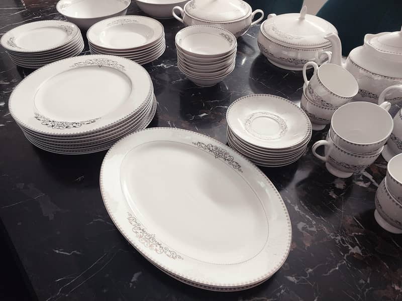Dinner set 7