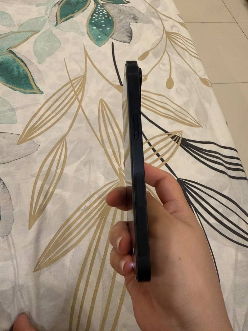 Apple iPhone 13 1