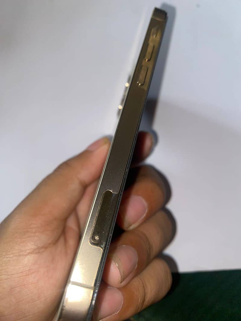 Apple iPhone 12 Pro 6