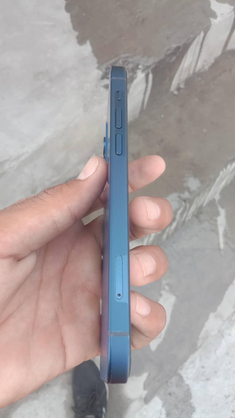 Apple iPhone 12 2
