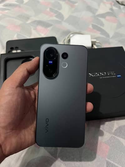 Vivo X200 fe 12/512 Full Box Urgent Sale Connect What s App Number