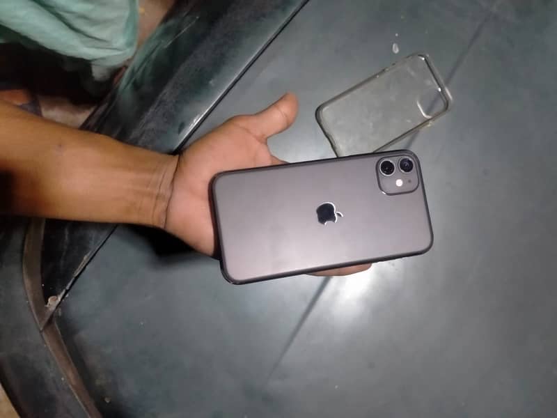 Apple iPhone 11 4