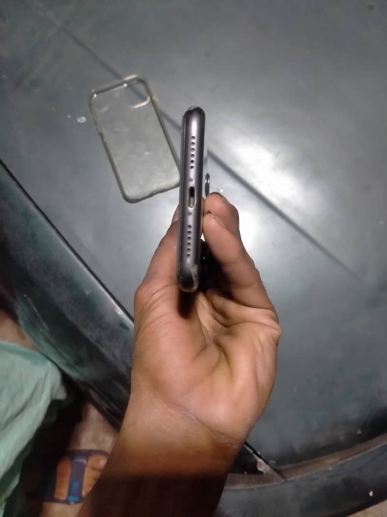 Apple iPhone 11 5