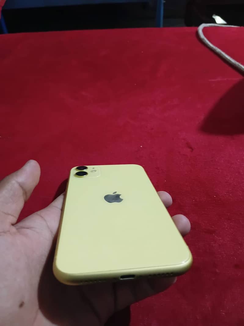 Apple iPhone 11 4
