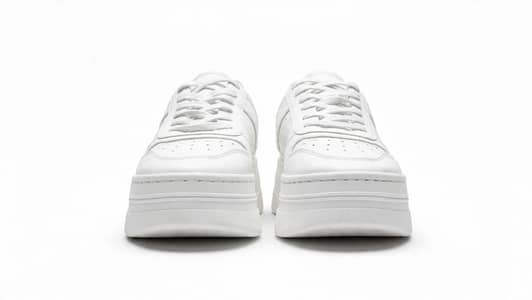 Sports shoe's