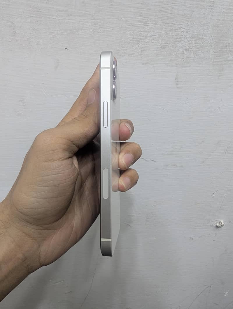 Apple iPhone 12 1