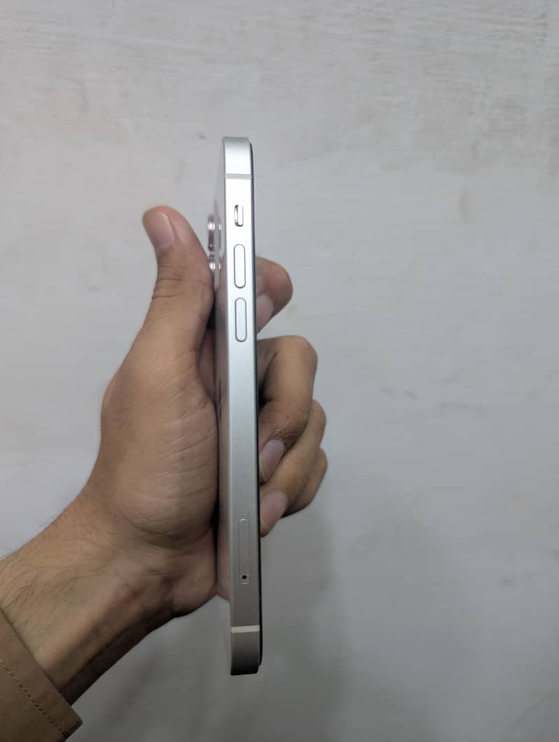 Apple iPhone 12 2