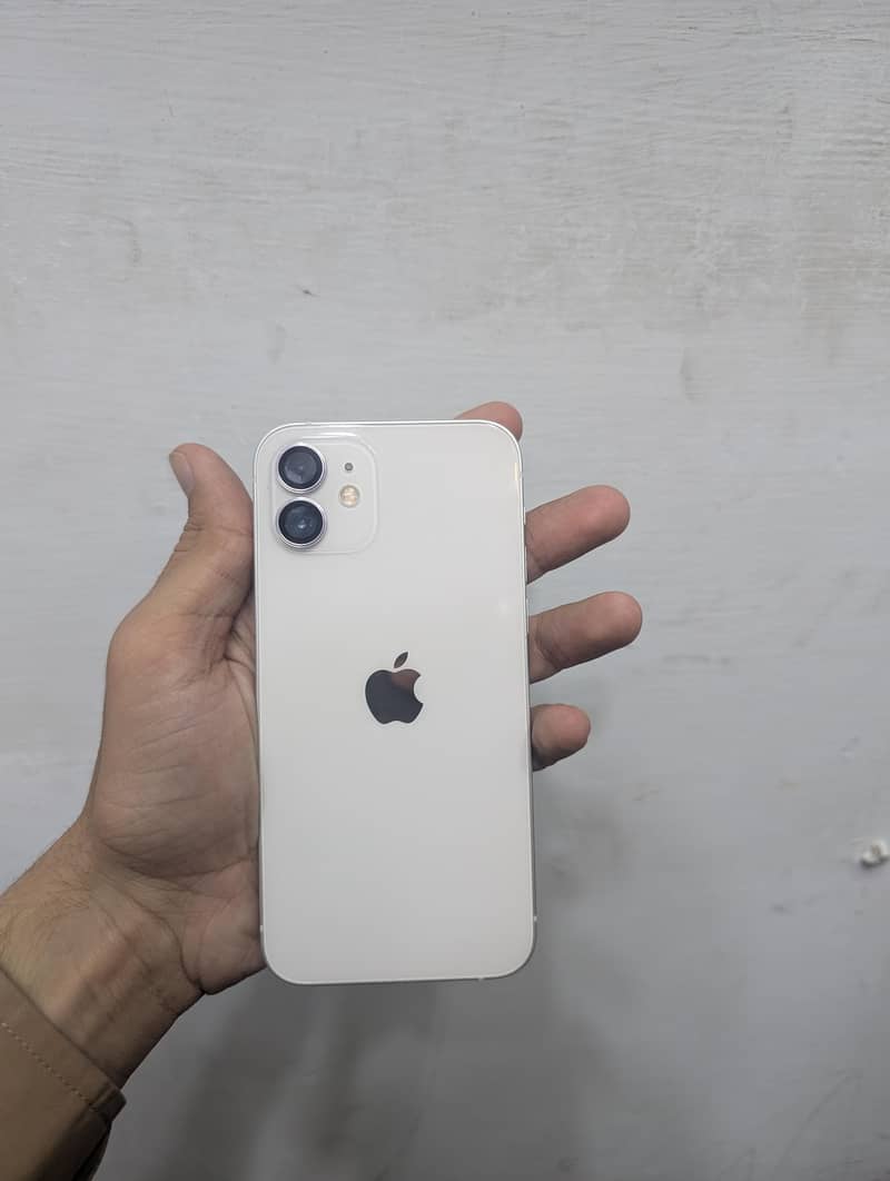 Apple iPhone 12 3