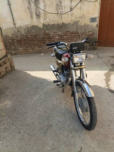Golden Edition 125 2026 model