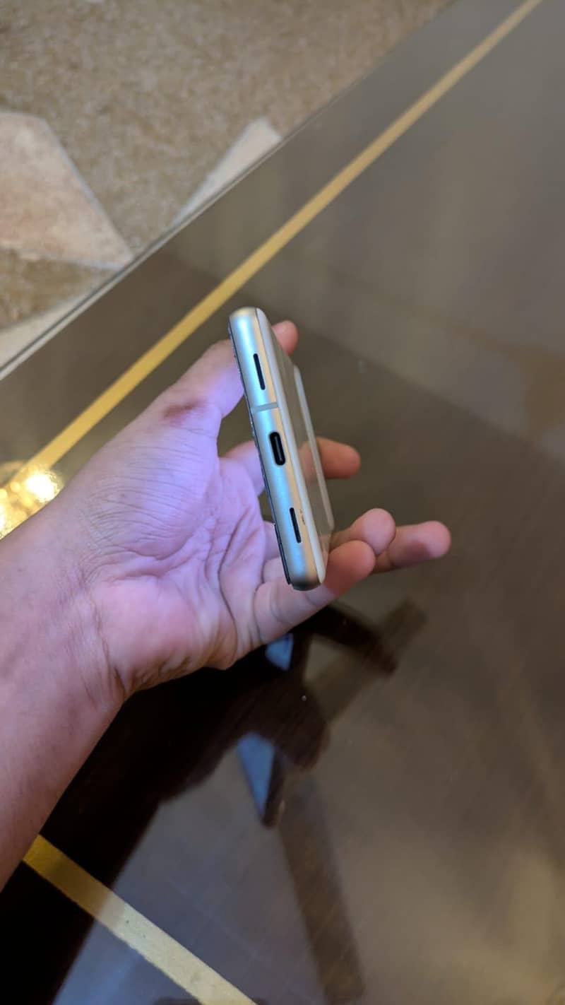 Google Pixel 7a 5