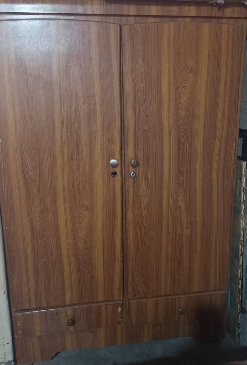 wardrobe 0