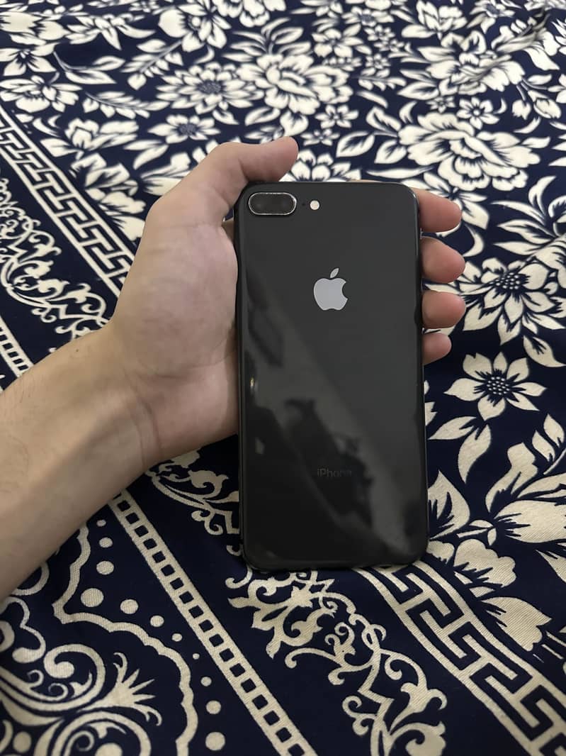 Apple iPhone 8 Plus 0