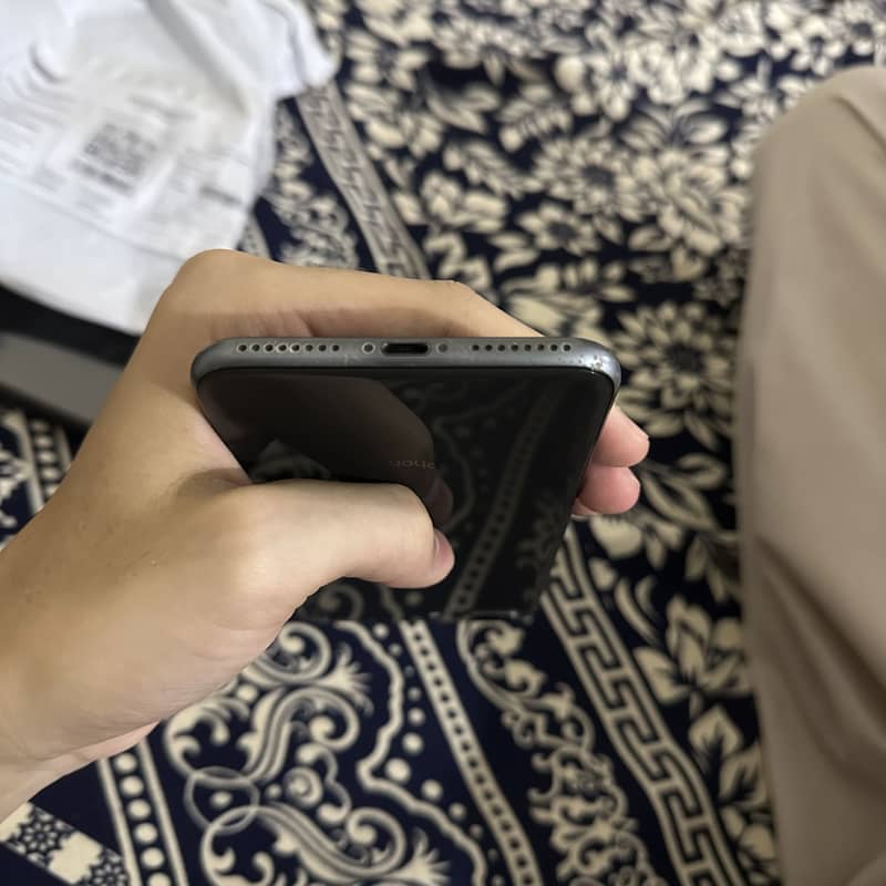 Apple iPhone 8 Plus 3