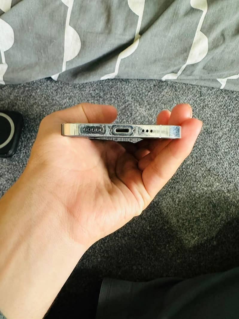 Apple iPhone 12 Pro 3