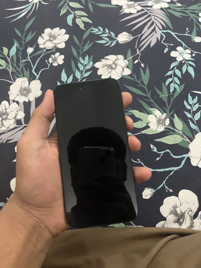 Apple iPhone 13 3