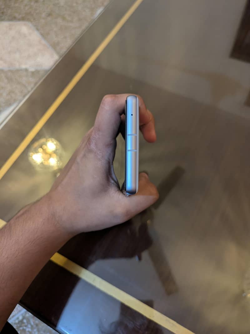 Google Pixel 7a 2