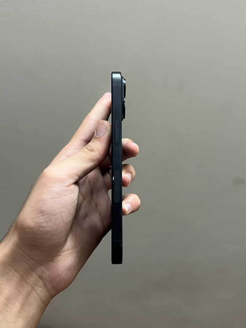 Apple iPhone 15 2
