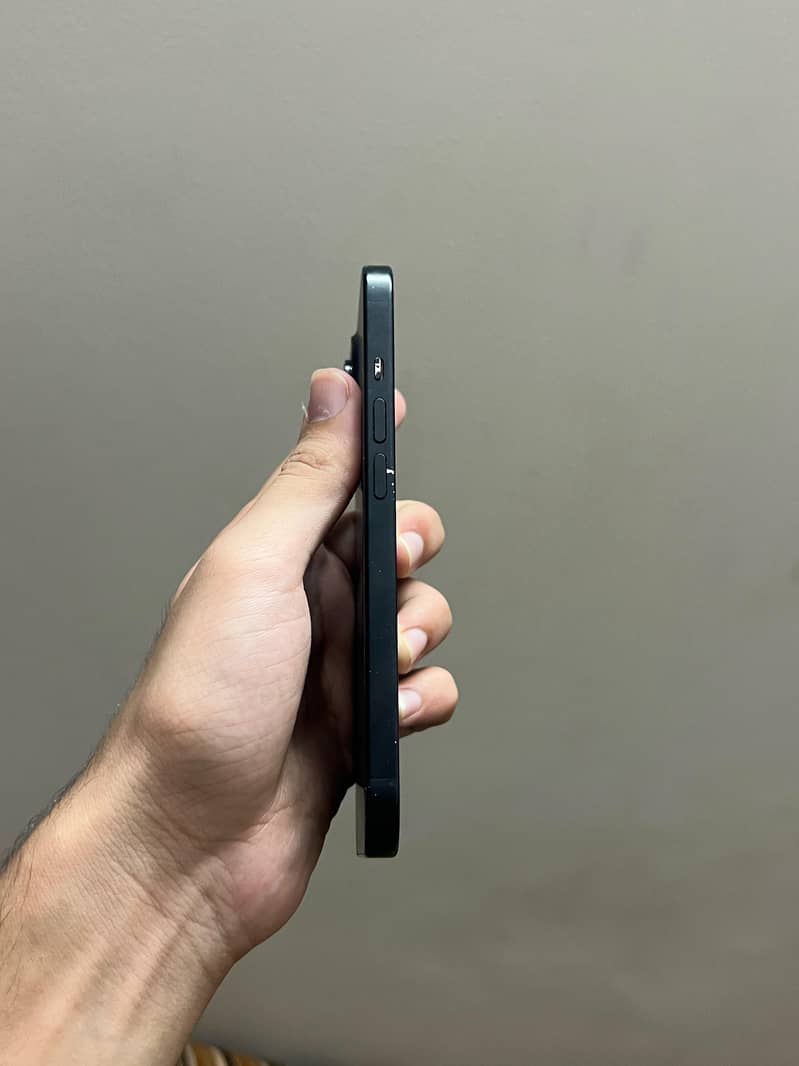 Apple iPhone 15 3