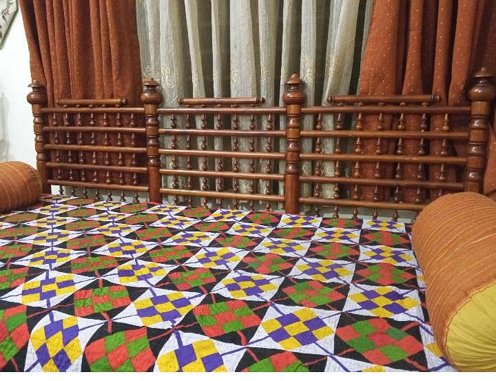 sofa and dewan 0