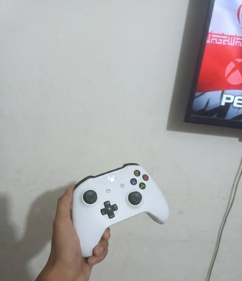 Xbox one controller available 3