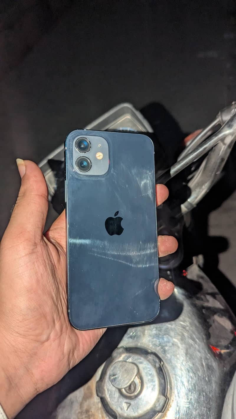 Apple iPhone 12 1