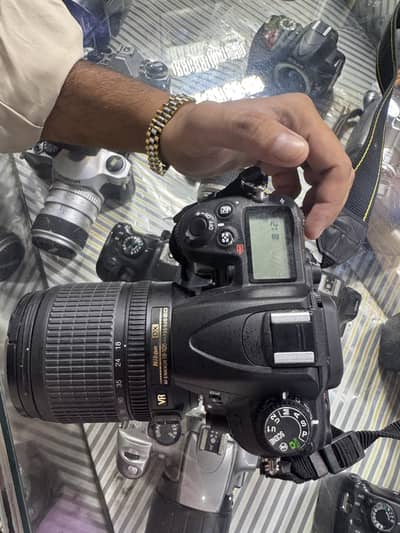 Nikon dslr camera urgently selling need money