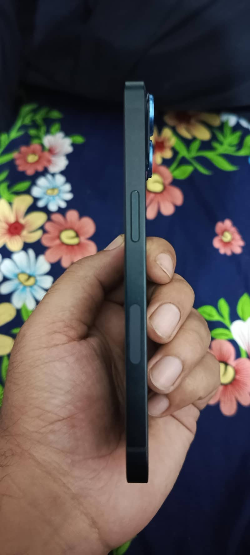 Apple iPhone 13 2
