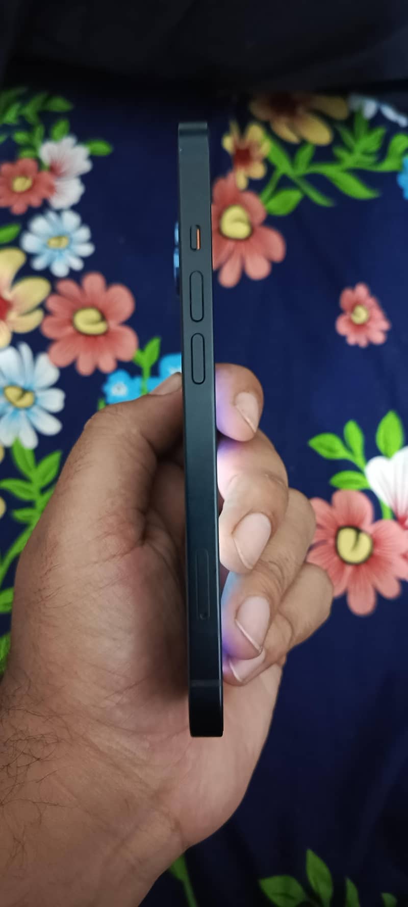 Apple iPhone 13 4