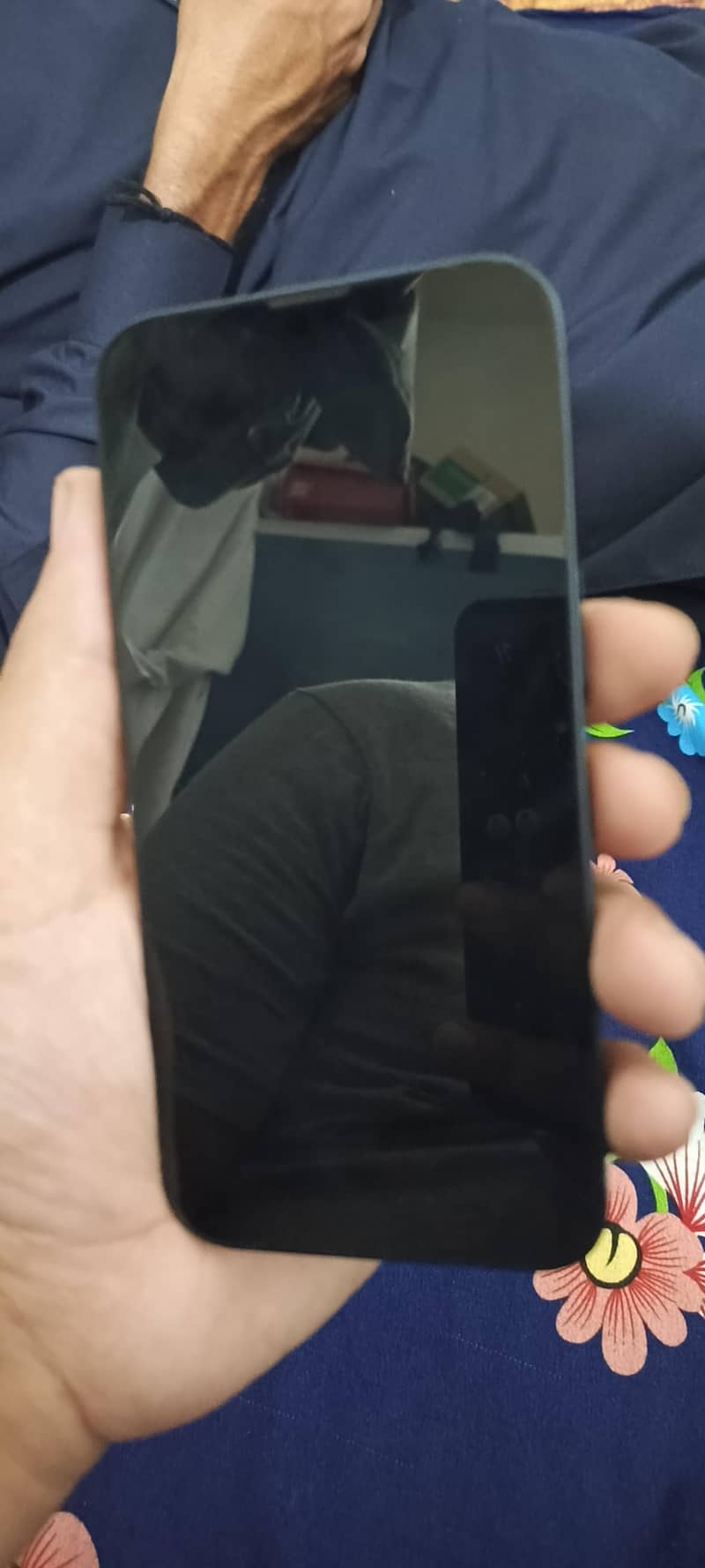 Apple iPhone 13 5