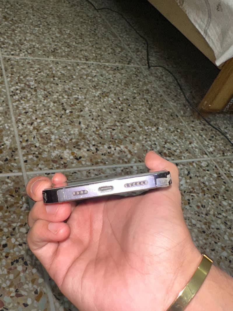 Apple iPhone 14 Pro Max 3