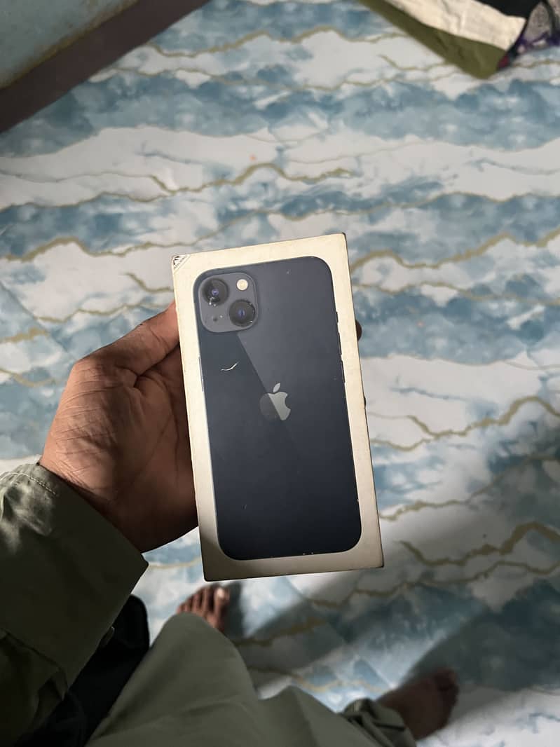 Apple iPhone 13 0